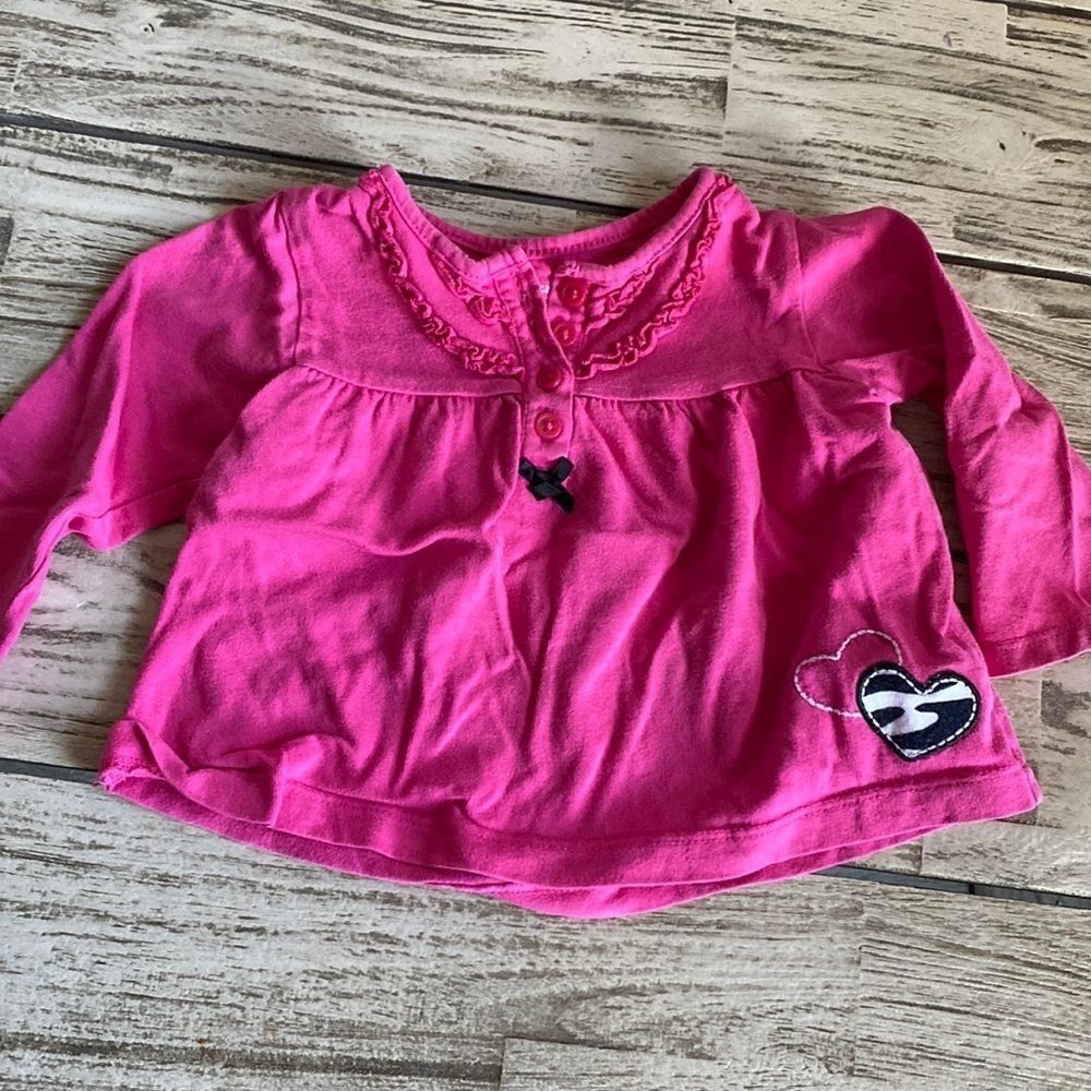 𝅺3/$25 Carter’s Pink Zebra Heart Shirt